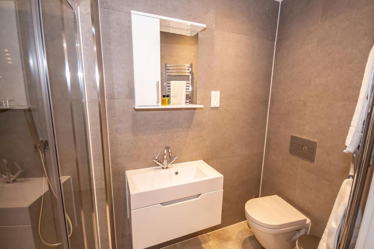 Luxury 4 Bedroom Ground Floor Holiday home *